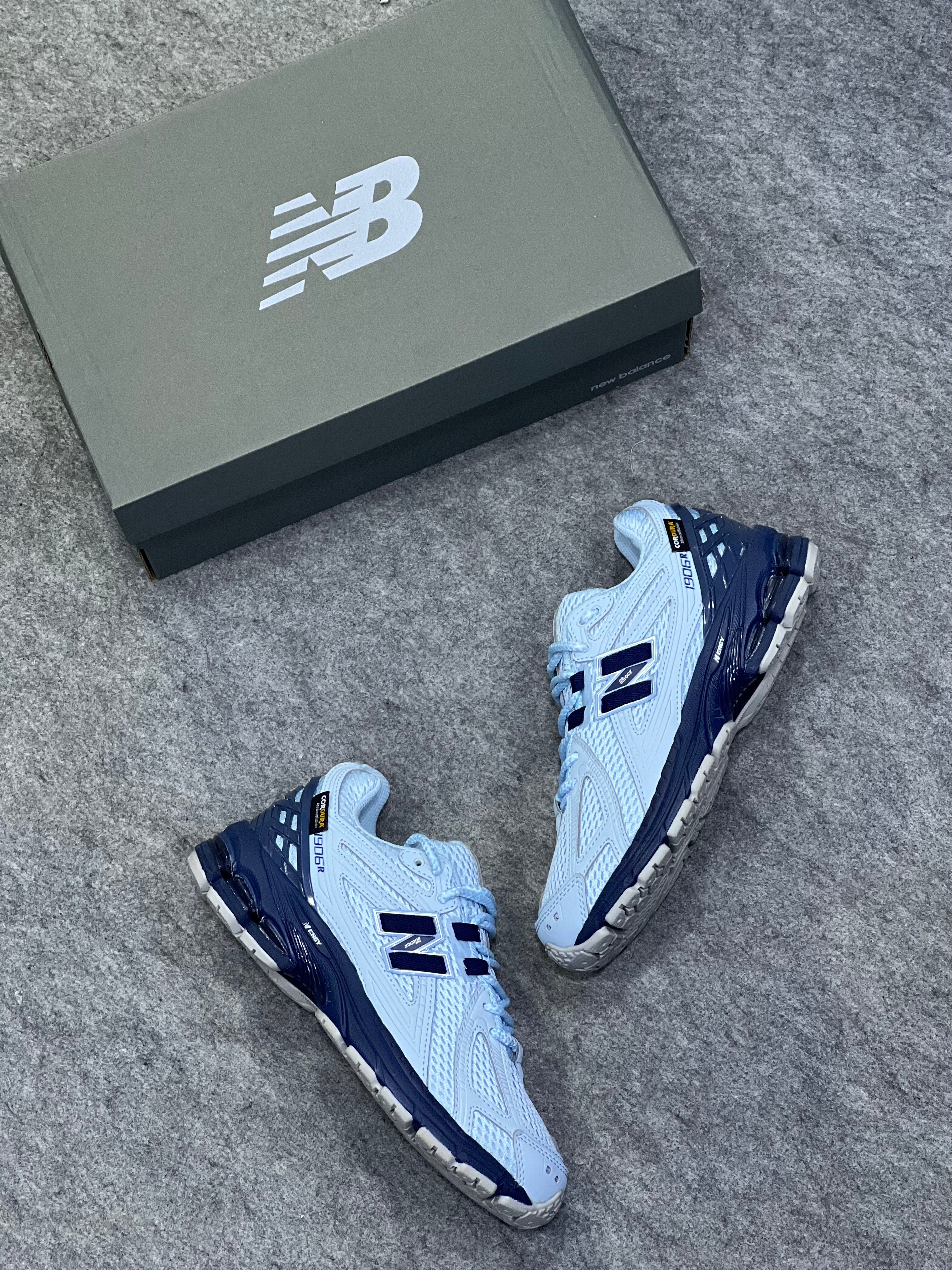 Basket new balence 1906 bleu ciel